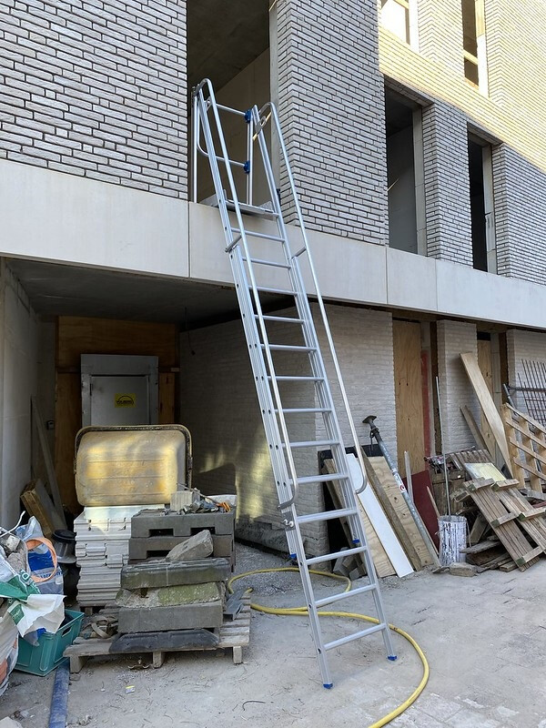 Telescopisch toegangsplatform bouwwerf / H 1.81m - 2.97m Telescopisch toegangsplatform bouwwerf / H 1.81m - 2.97m