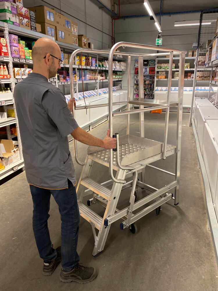 Mobiel werkplatform / 2 treden